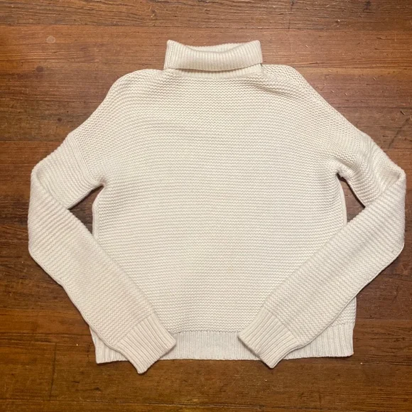 Vince Cashmere Turtleneck Sweater #294N - Picture 2 of 3